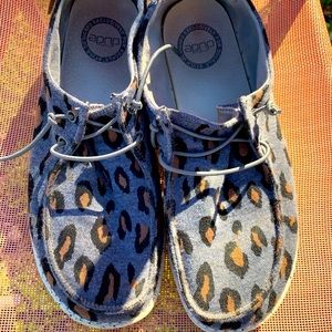 Leopard print Hey Dude sz 9